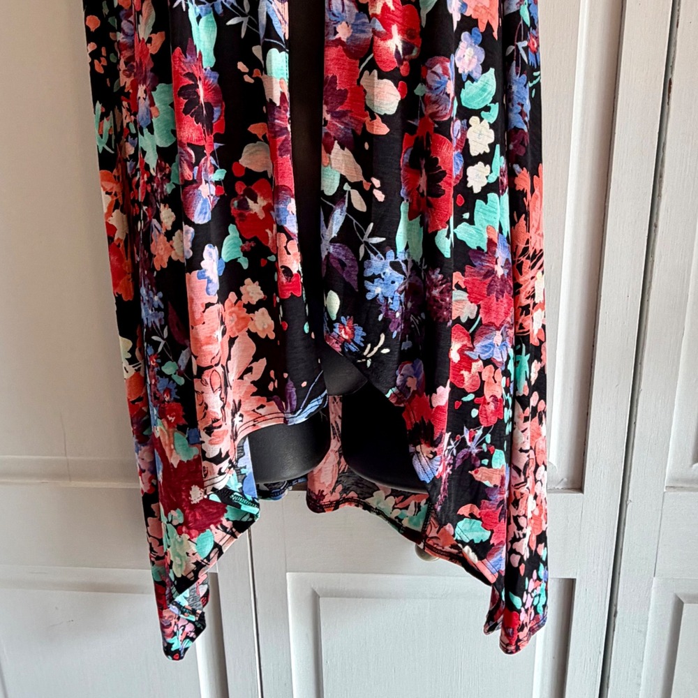 NEW Bright Floral Size Medium Sleeveless Open Front Draped Cardigan Vest Pockets - Picture 3 of 11